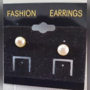 Elegant Cream Pearl Stud Earrings